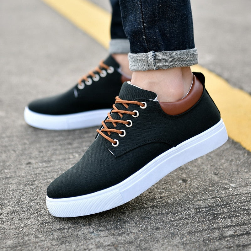 Mens Canvas Low Top Trainers With Leather Trim Heel And White Rubber Sole