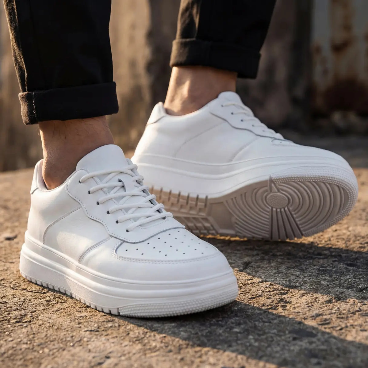 Men Minimalist Lace Up Platform Sneakers With Chunky Contrast Sole And Padded Collar