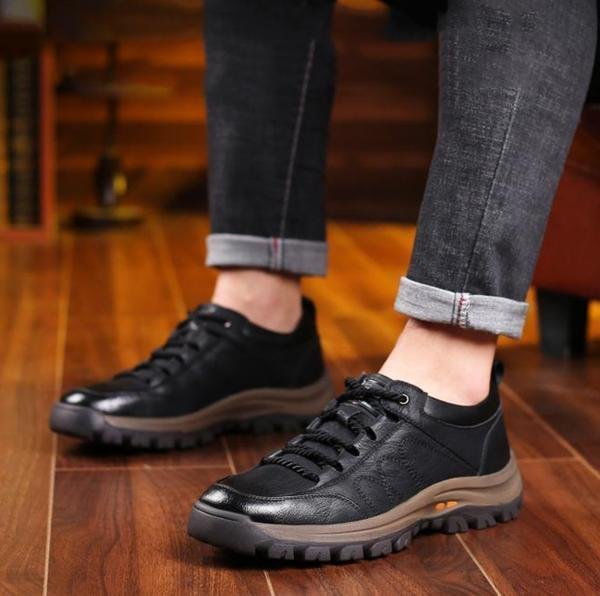OrthaFit Men Textured Leather Lace Up Orthopedic Low Top Sneakers